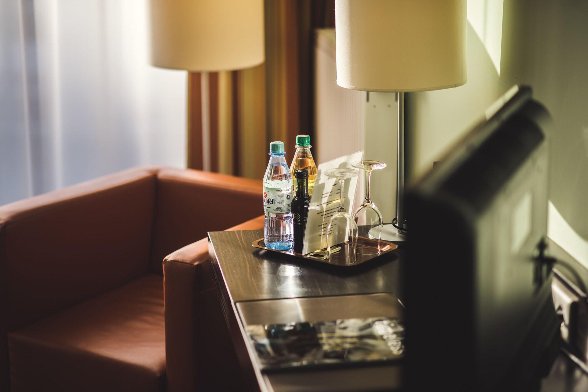 Hotel Central Regensburg Citycentre, Sure Hotel Collection By Best Western ภายนอก รูปภาพ