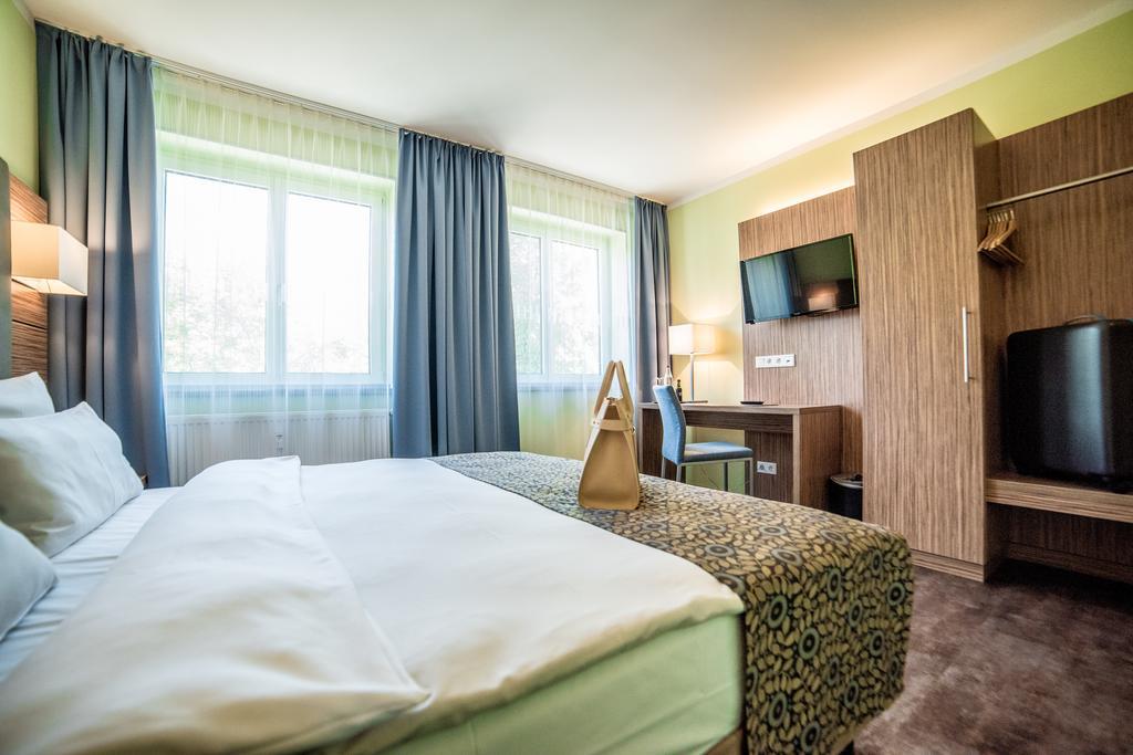 Hotel Central Regensburg Citycentre, Sure Hotel Collection By Best Western ภายนอก รูปภาพ